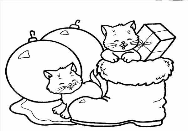 Раскраска котик с елкой