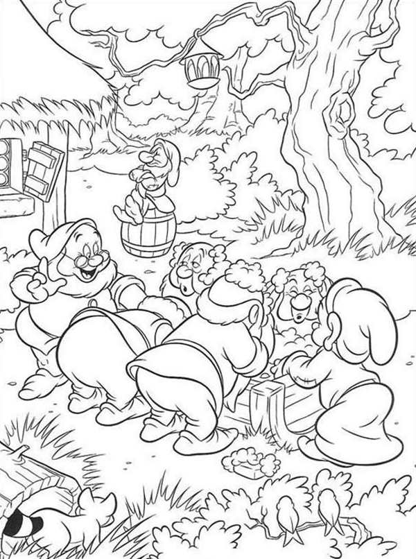 Раскраска принцессы Disney Белоснежка и семь гномов