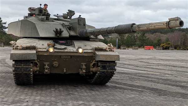 RM-5062 Rye field model 1/35 танк British Challenger 2