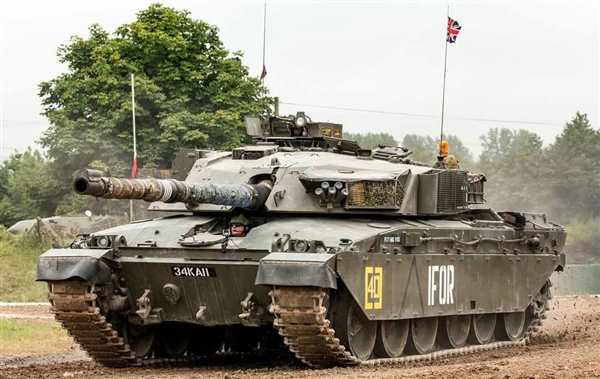 Раскраска Британский танк Challenger 2