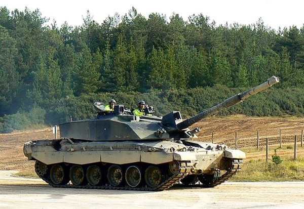 Раскраска Британский танк Challenger 2