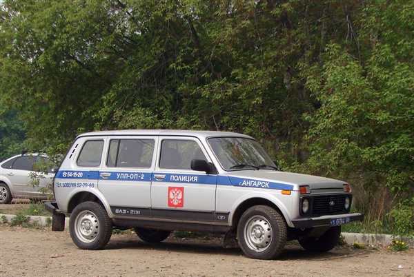 Раскраска легковая машина