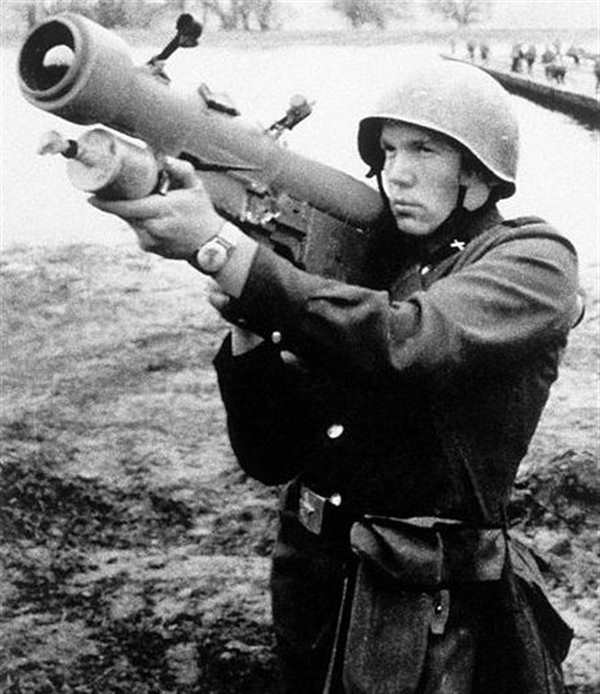Раскраска: военные