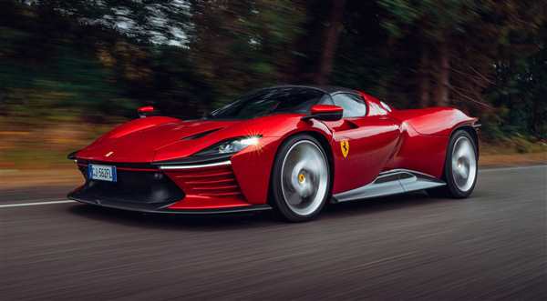 Раскраска Феррари Daytona SP3 Сыграй с цветами