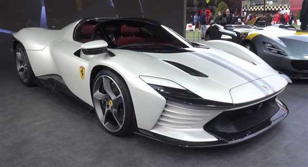 Раскраска Феррари Daytona SP3 Сыграй с цветами