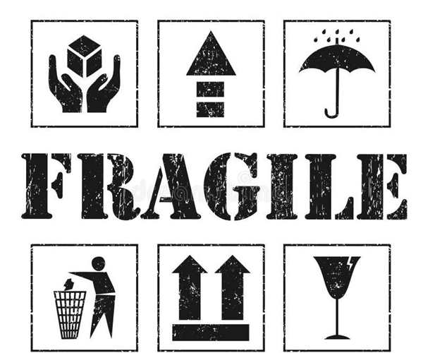 Раскраска Fragile Воздушные Мечты на бумаге