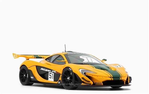 Раскраска Гоночного McLaren P1 GTR Ваши Руки Водитель