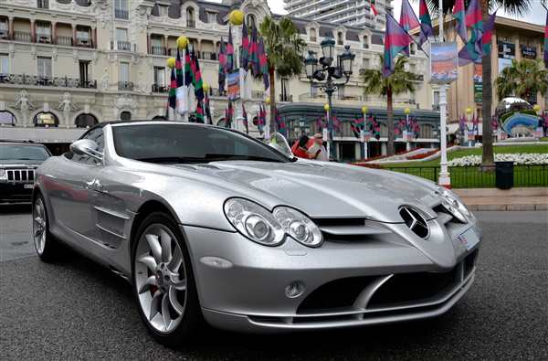 Раскраска Мерседес SLR McLaren Создайте