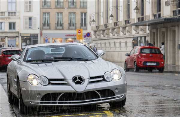 Раскраска Мерседес SLR McLaren Создайте