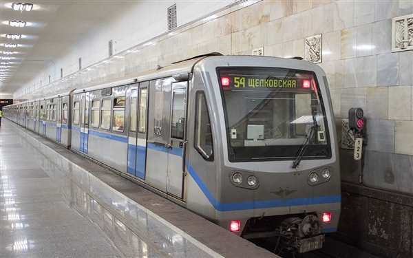 Раскраска поезд метро Москва 2020