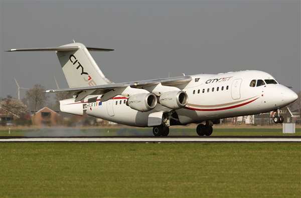 Раскраска самолёта Avro RJ85Creative Colors for Adventure