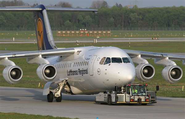 Раскраска самолёта Avro RJ85Creative Colors for Adventure