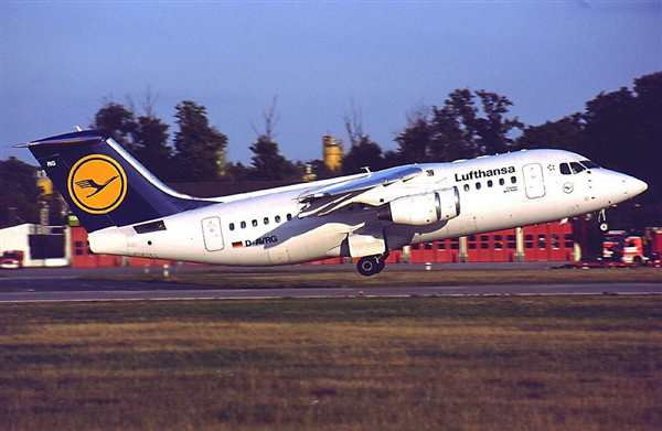 Раскраска самолёта Avro RJ85Creative Colors for Adventure