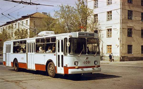 Раскраска Советского троллейбуса ЗиУ682
