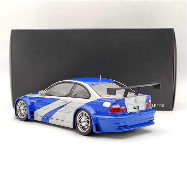 Раскраска спорткара БМВ M3 GTR в деталях