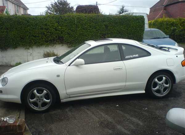 Раскраска Toyota Celica 1998 ВоссоздайтеVintage Стиль