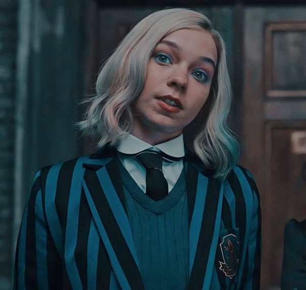 Уэнсдей Аддамс рисунок из сериала